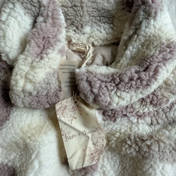 Hem & Thread Cream and Purple Sherpa Jacket Women’s size medium - Picture 4 of 6